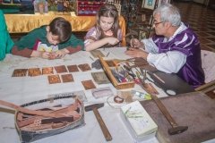 Tűzzománc készítő és ötvös